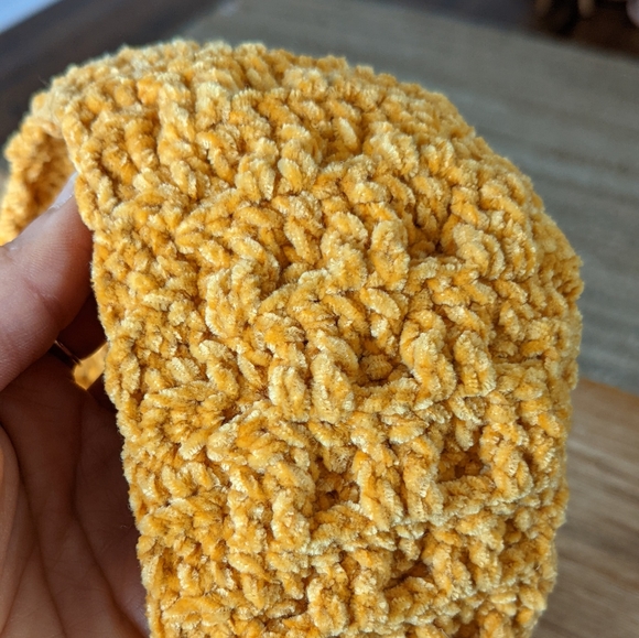 Handmade Yellow Knitted Headband - Picture 5 of 5